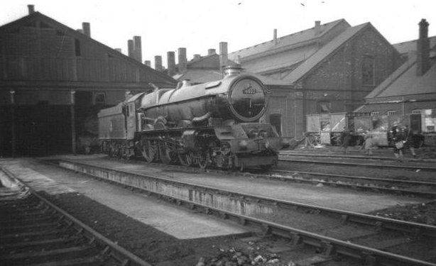 6022_King_Edward_III_outside_Swindon_shed._1954.jpg