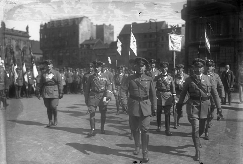 Bundesarchiv_Bild_102-13167%2C_Theodor_Duesterberg.jpg