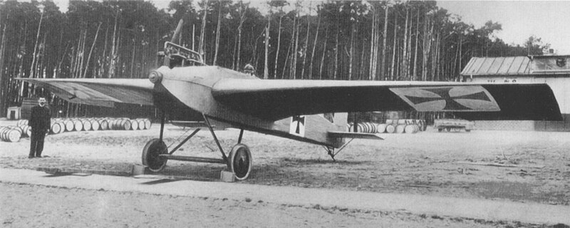 800px-Junkers_J_1_at_D%C3%B6beritz_1915.jpg