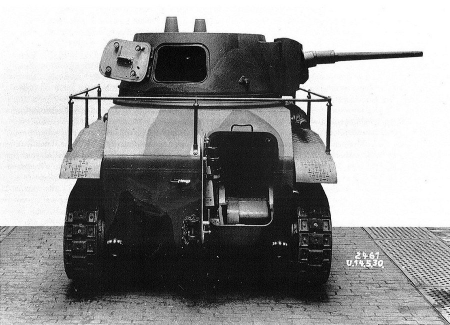 leichttraktor_rheinmetall_assembled_1930_back_open_photo.jpg