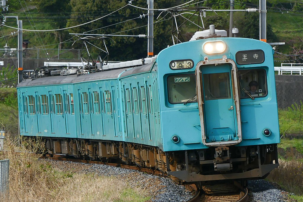 1024px-JRW-Series105_Wakayama.jpg