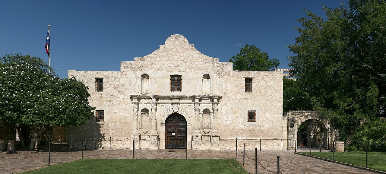 1280px-Alamo_pano.jpg