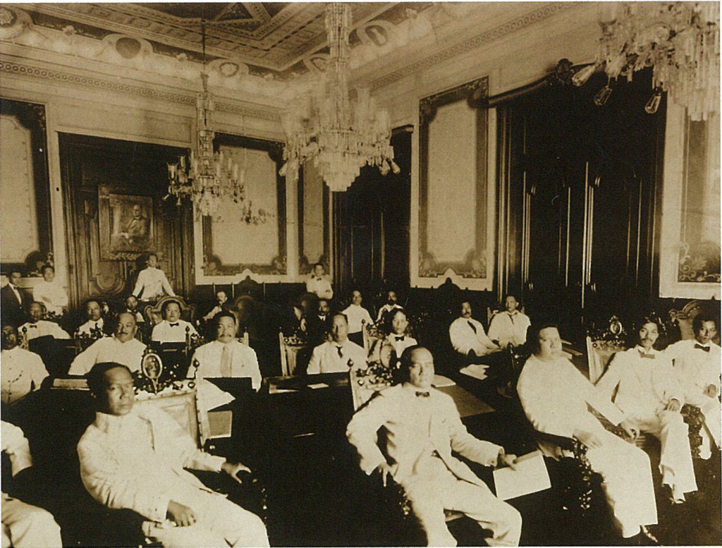 1906-1907 Philippines - Manila Cortes.jpg