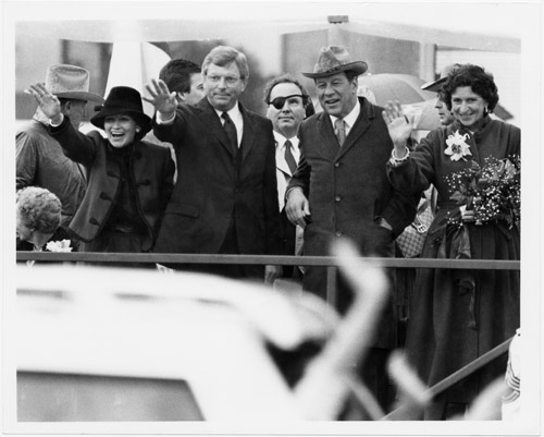 1983-01-18-highlights-of-the-inaugural-parade-congress-avenue-in-downtown-austin-jpg.686914