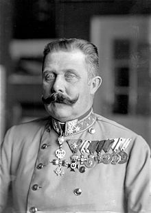 220px-Ferdinand_Schmutzer_-_Franz_Ferdinand_von_Österreich-Este,_um_1914.jpg