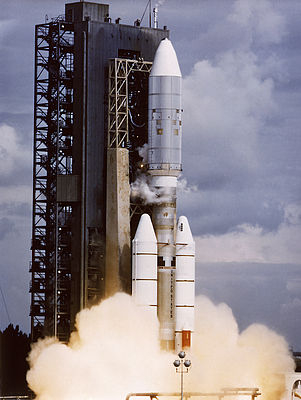 301px-Titan_3E_Centaur_launches_Voyager_2.jpg