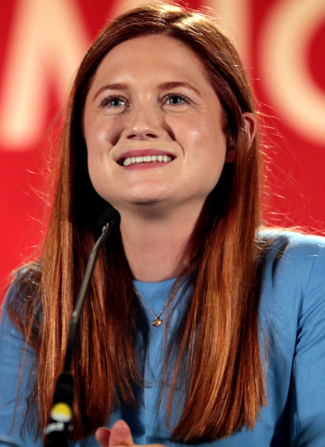 3w Bonnie Wright as Claude of Brittany.png