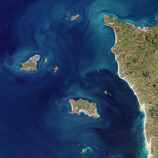 520px-Channel_Islands_by_Sentinel-2.jpg