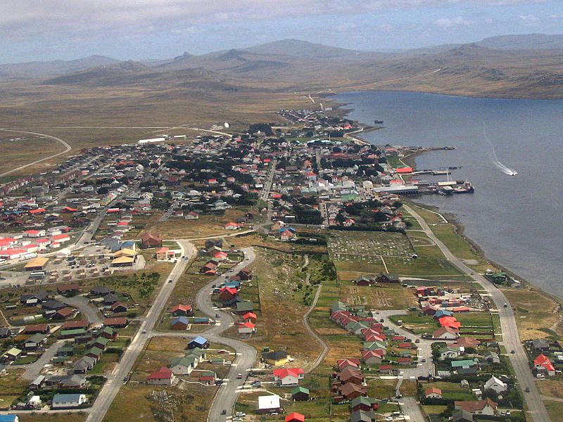 800px-Aerial_photo_Port_Stanley.jpg