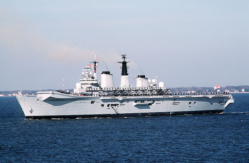 800px-HMS_Invincible_(R05)_Norfolk.jpg