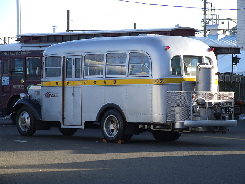 800px-Kanagawa_Chuo_Kotsu_Charcoal_Bus_2.jpg