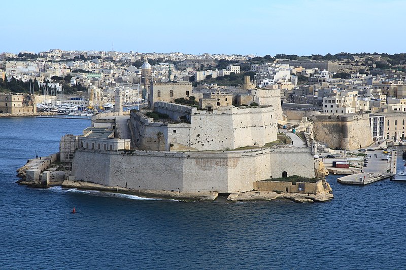 800px-Malta_-_Birgu_-_Fort_Saint_Angelo_(Upper_Barrakka_Gardens)_01_ies.jpg