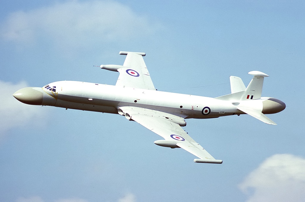 British_Aerospace_Nimrod_AEW3,_UK_-_Air_Force_AN0792940.jpg