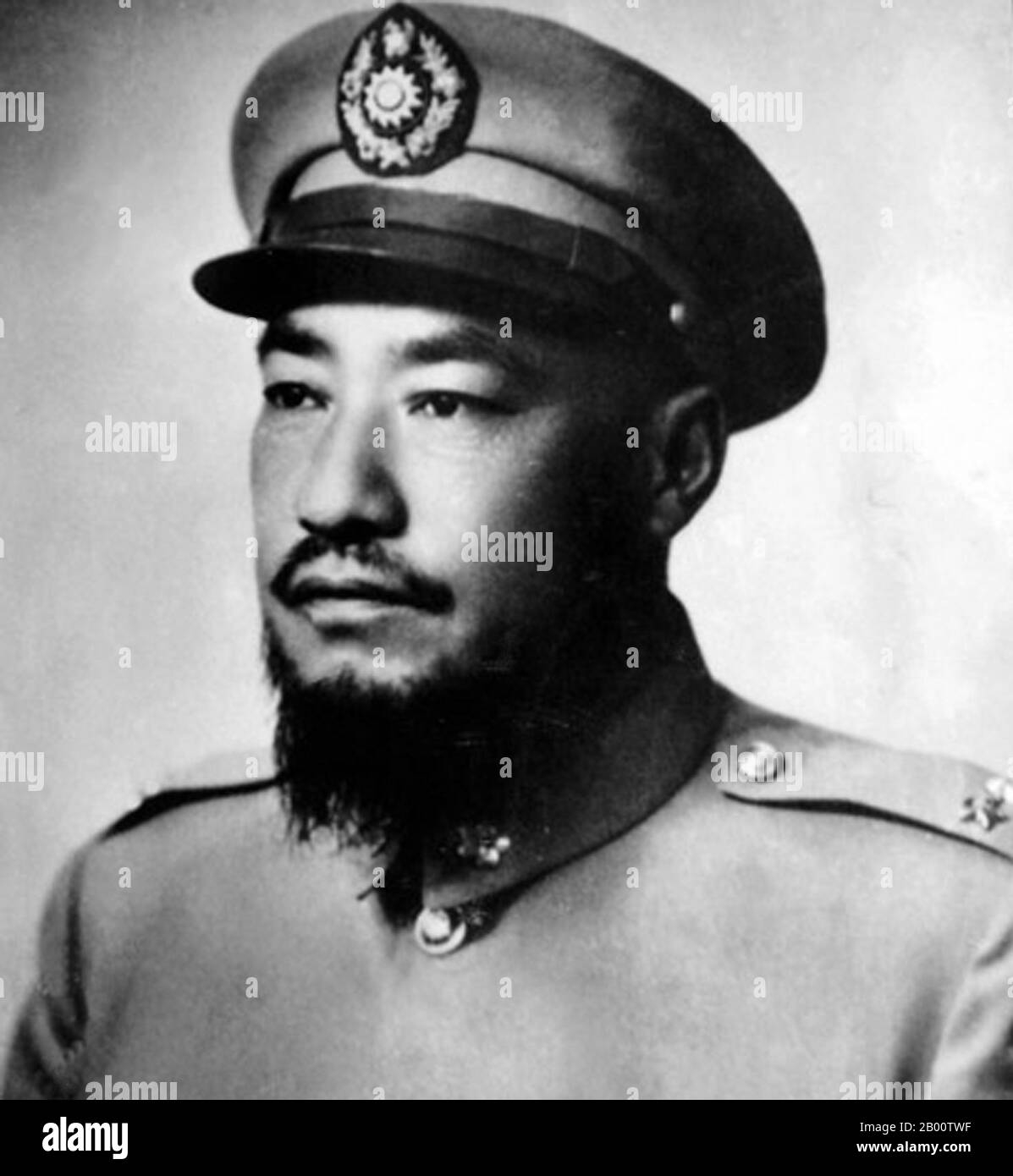 china-chinese-muslim-warlord-ma-bufang-19031975-a-muslim-warlord-from-hezhou-linxia-one-of-the...jpg