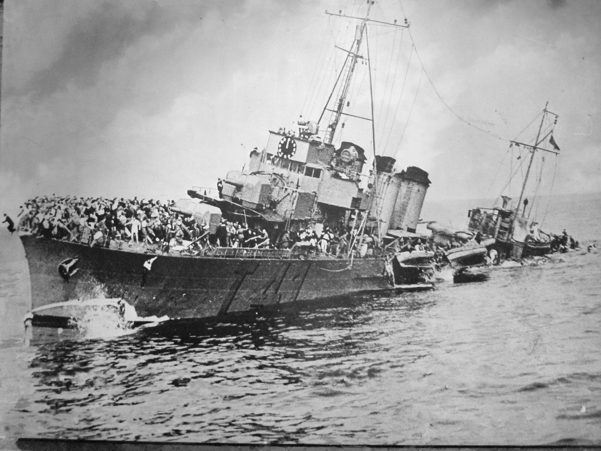 Dunkirk_1940_HU2280.jpg