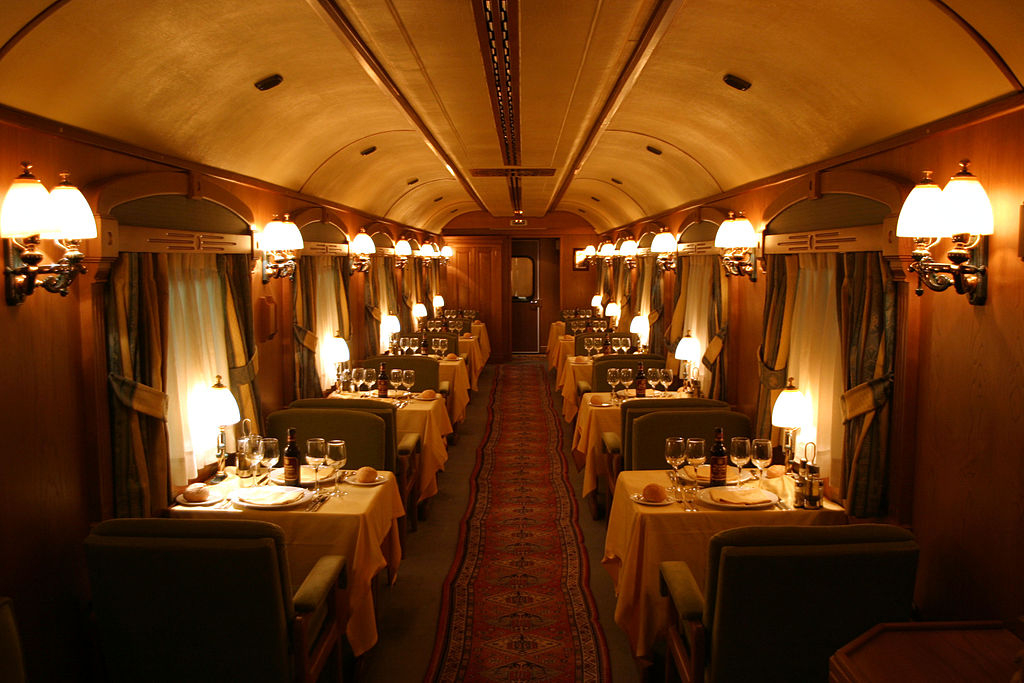 El_Transcantabrico_luxury_train_from_the_Luxury_Train_Club_(2367213352).jpg