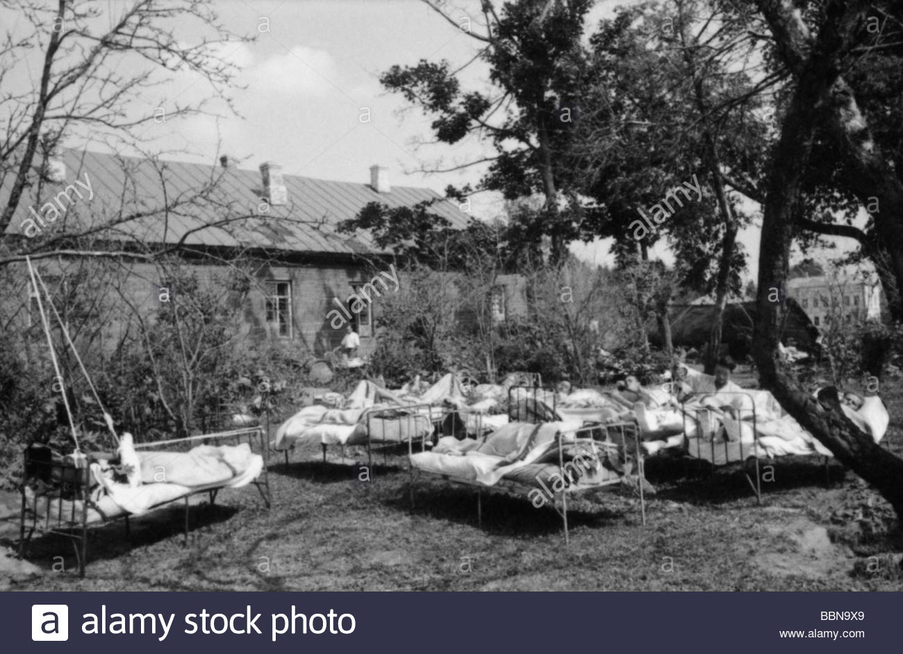 events-second-world-war-wwii-russia-1941-german-field-hospital-near-BBN9X9.jpg