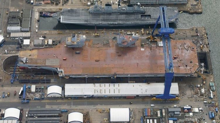 HMS_Queen_Elizabeth_alongside_HMS_Illustrious(1).jpg