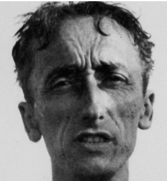 Jacques-Yves_Cousteau_Les_Mousquemers_en_1948.jpg