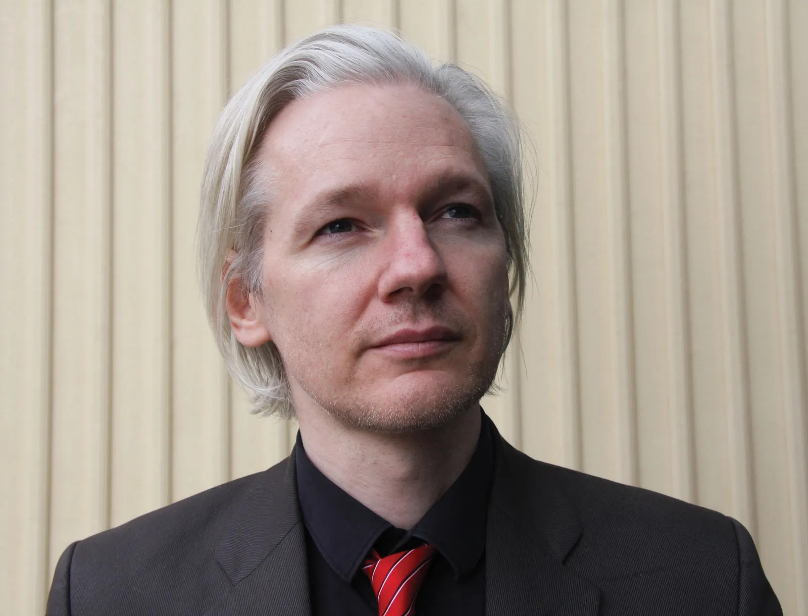 Julian-Assange-conference-Tonsberg-Nor-March-2010.jpg
