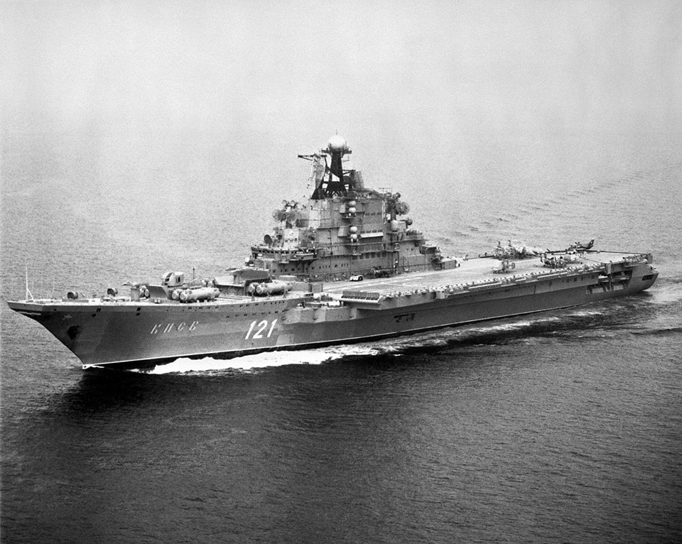 Kiev-class CVHG 1985.jpg