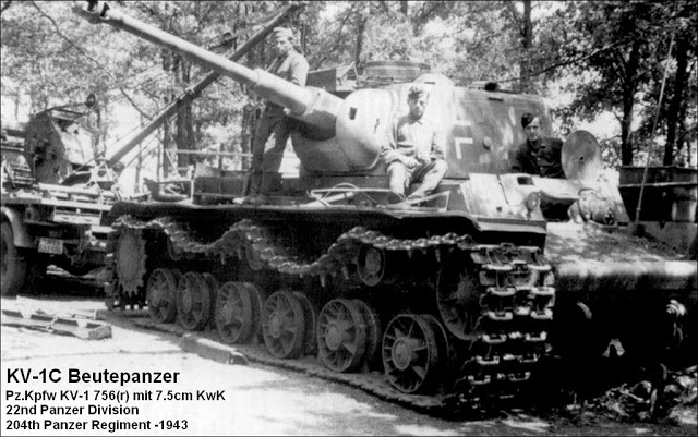KV-1C mitt 7,5cm Kwk.jpg