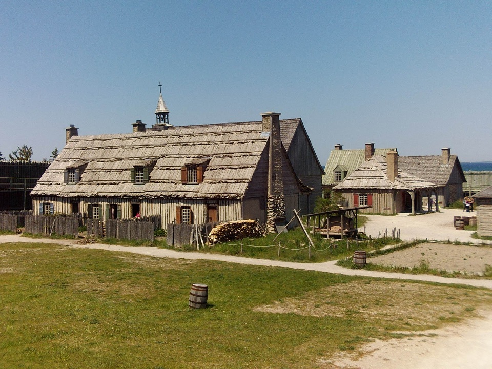 Etablissement antérieur de la Nouvelle-France (Longue vie a la Nouvelle-France) Mackinaw-city-jpg