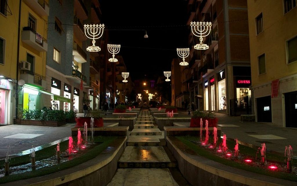 menorah-4_mario-tosti-1024x640.jpg