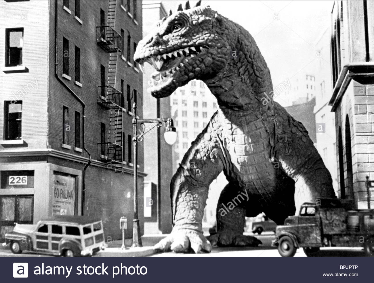 monster-the-beast-from-20-000-fathoms-1953-BPJPTP.jpg