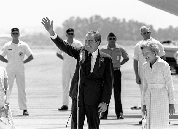 Nixon arrives in San Clemente.jpg