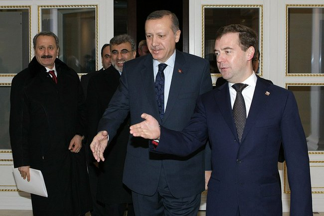 Recep_Tayyip_Erdogan_and_Dmitry_Medvedev_in_Moscow_00.jpeg