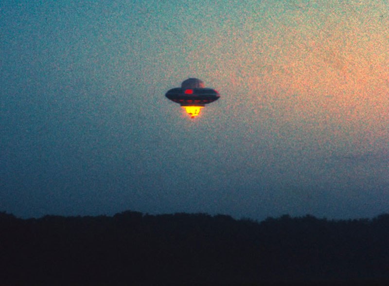 richard-branson-ufo-april-fools-1989-london-2.jpg