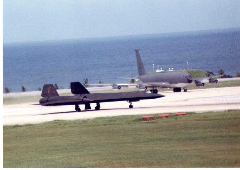 SR-71 at Kadena 1989.jpg