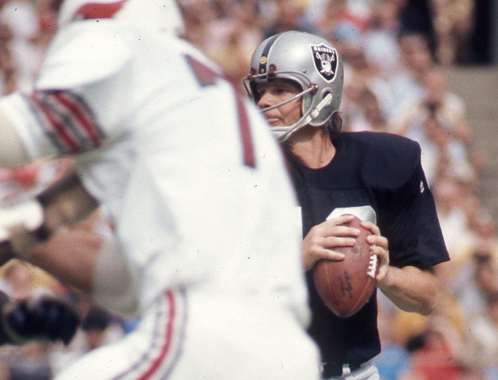 Super Bowl IX Stabler under pass pressure from Cards.jpg