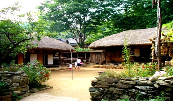 suwon-korean-folk-village1.jpg