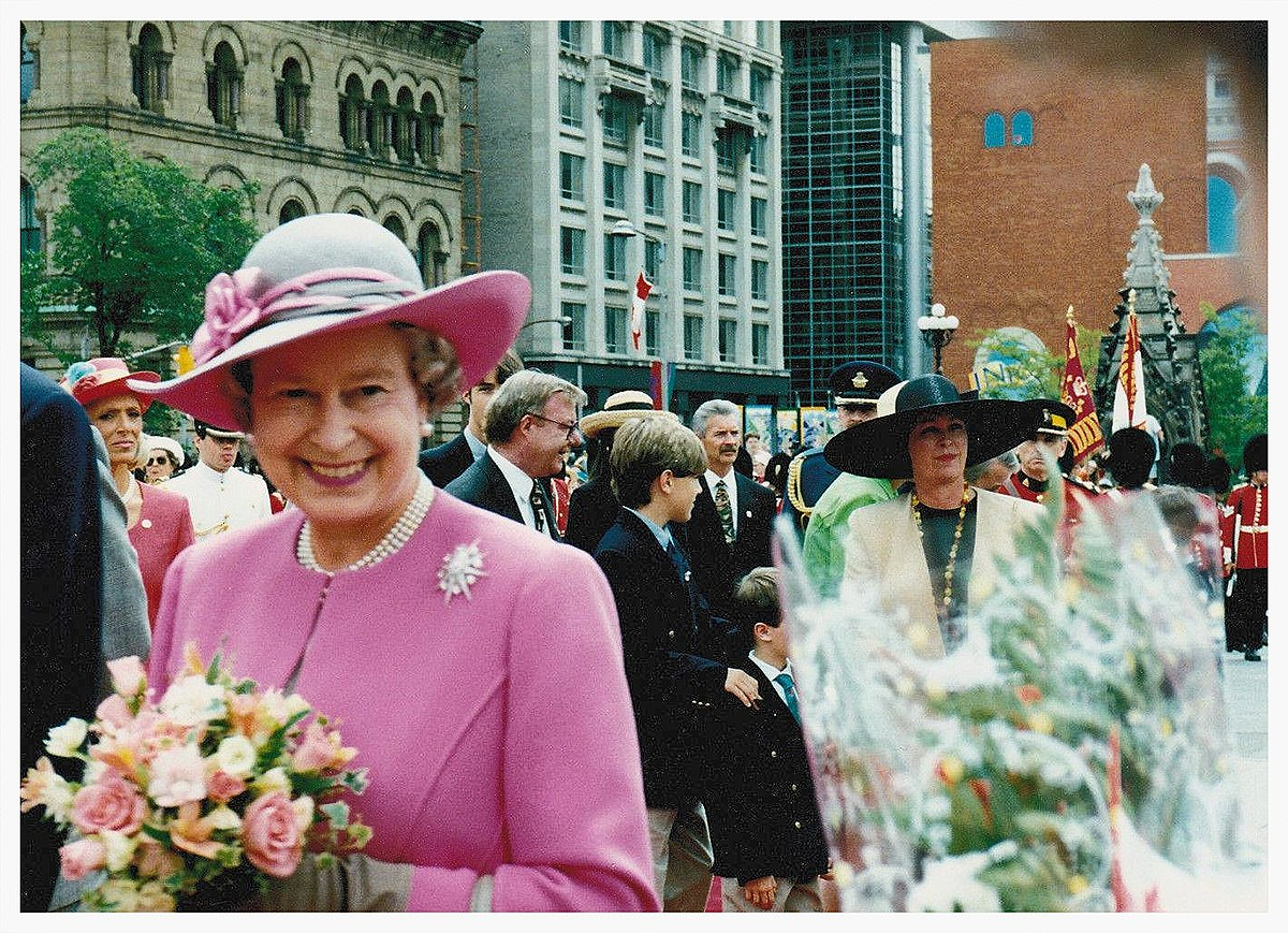 The_Queen_in_Ottawa_1992.jpg