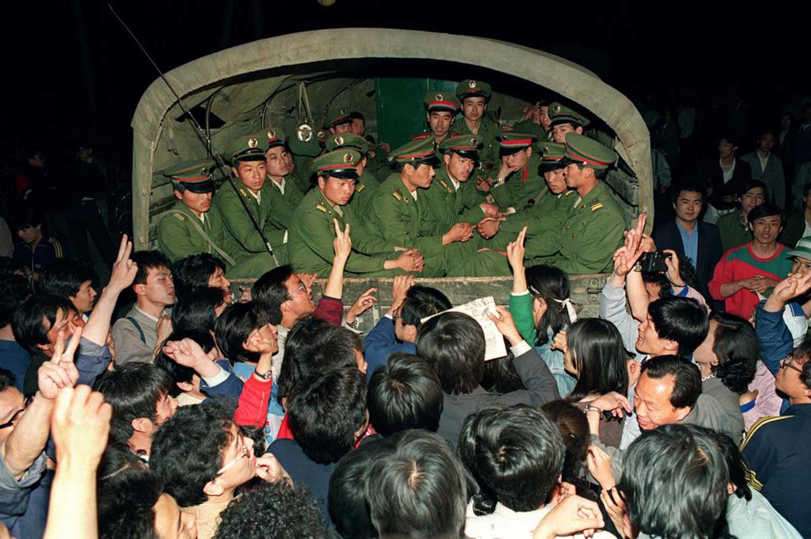 Tiananmen_Square_protests_1989 (10).jpg