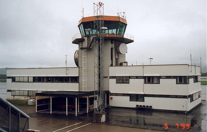Trondheim_Airport_old_control_tower.jpg