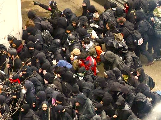 Trump_Inauguration_Protests_20789.jpg-a3a3a_c0-98-2216-1390_s885x516.jpg