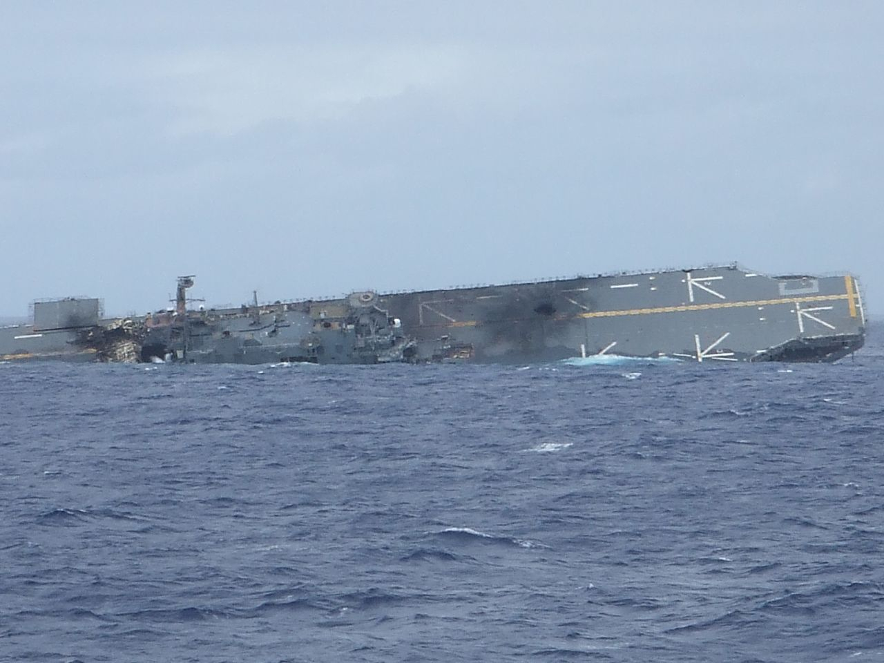 USS_Belleau_Wood_(LHA-3)_sinking.jpg