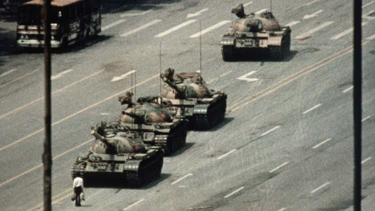 who-was-the-tank-man-of-tiananmen-squares-featured-photo.jpg