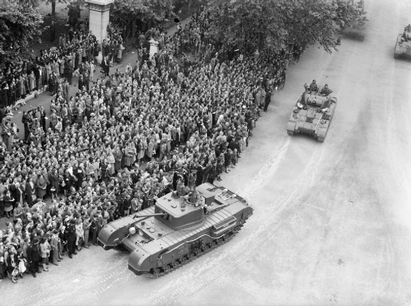 Tanks_at_London_Victory_Parade_June_1946_IWM_H_42780.jpg
