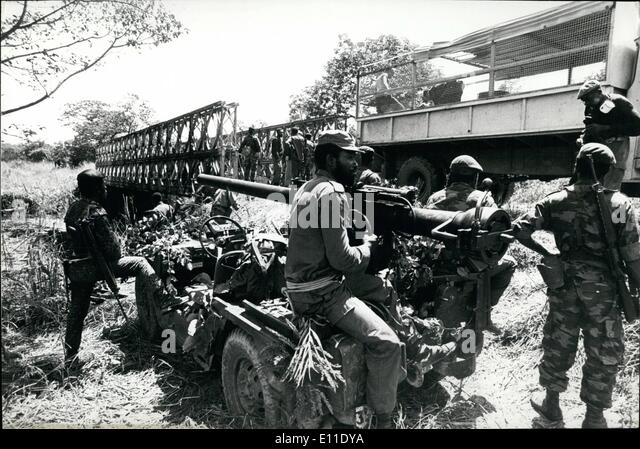 may-05-1977-zaire-near-mutshatsha-zaire-troops-guard-all-bridges-as-e11dya.jpg