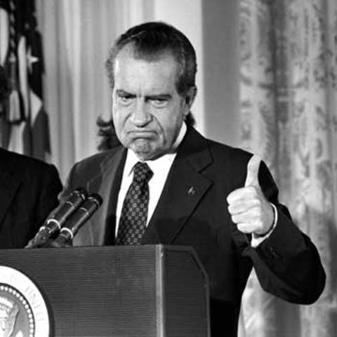 Nixon_thumbs_up.jpg