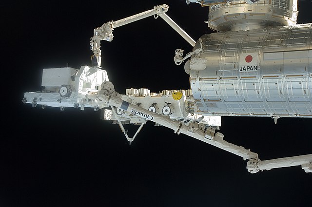 640px-Canadarm2_and_JEMRMS.jpg