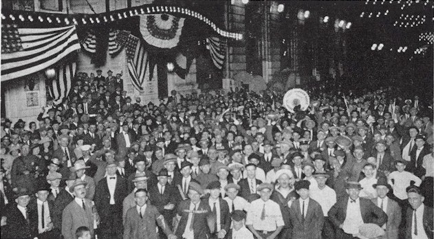 Am_Legion_Crowd_1922_New_Orleans_Convention.jpg