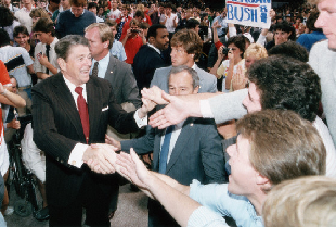 Reagan+campaigning.jpg