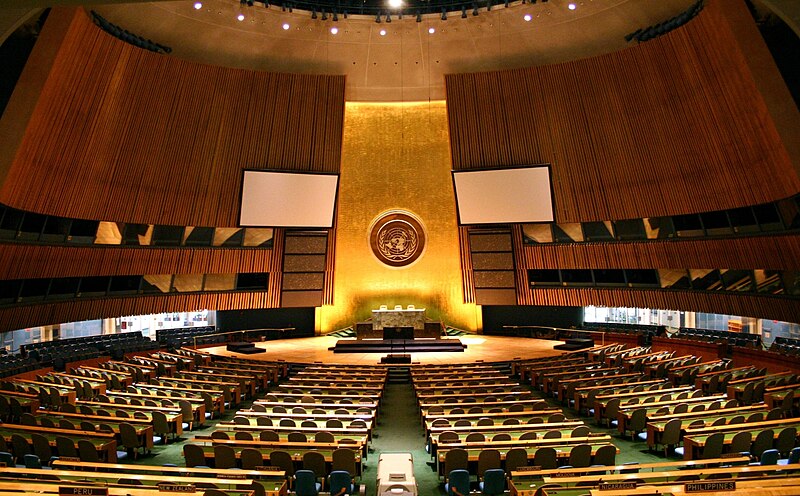 800px-UN_General_Assembly_hall.jpg