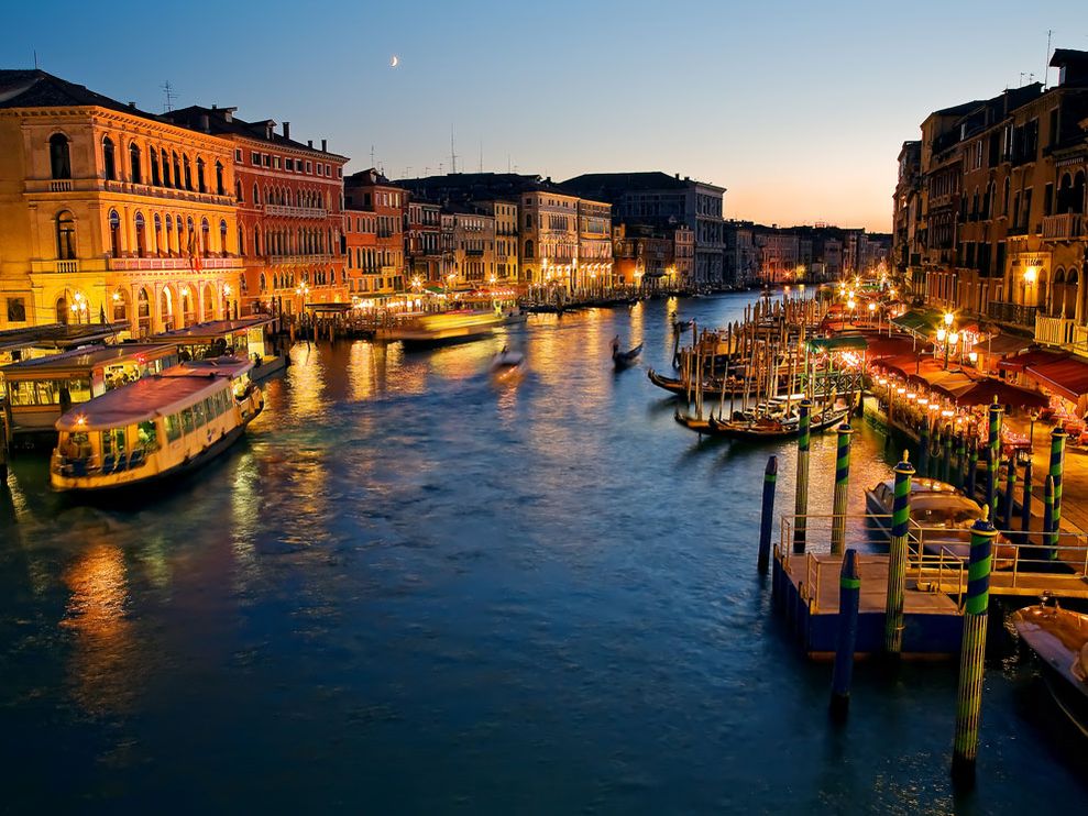 rialto-bridge-venice_10932_990x742.jpg