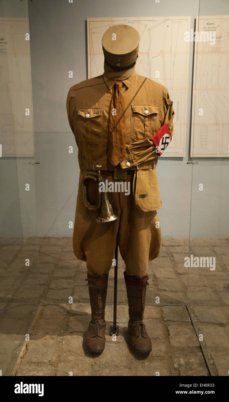 uniform-of-sa-nazi-brownshirt-paramilitary-man-at-sachsenhausen-concentration-EH0R33.jpg